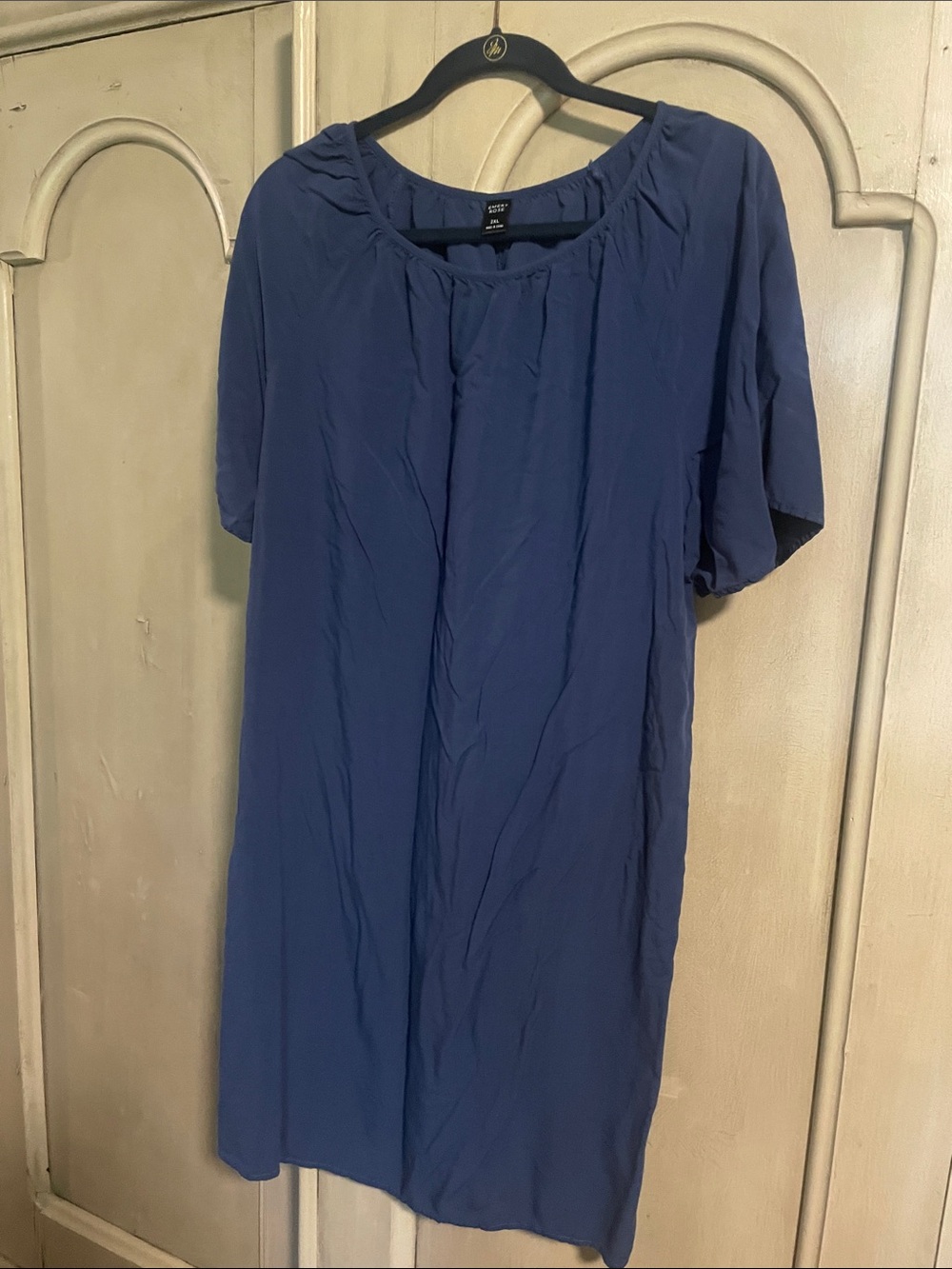Relaxed Navy Midi Dress with Scoop Neck - Women
